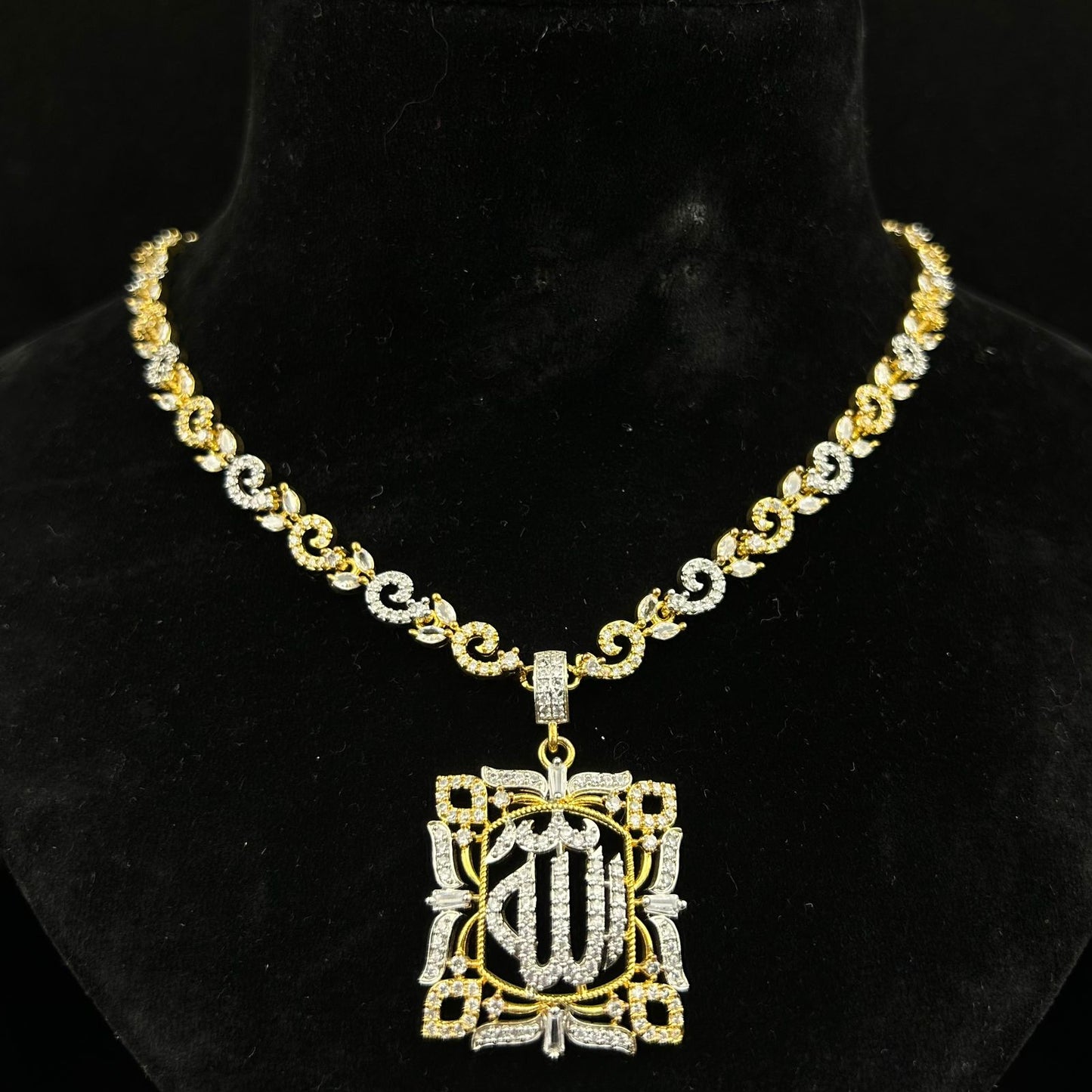 Allah Pendant Necklace Set One Carat B-070