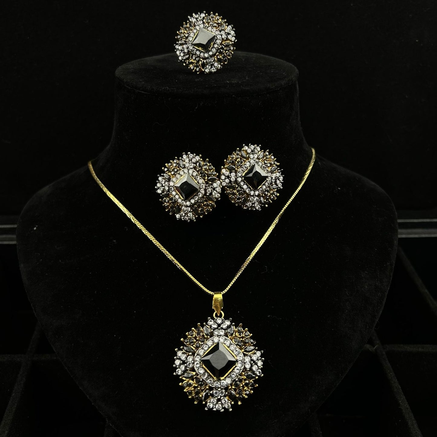 Necklace Set One Carat B-072