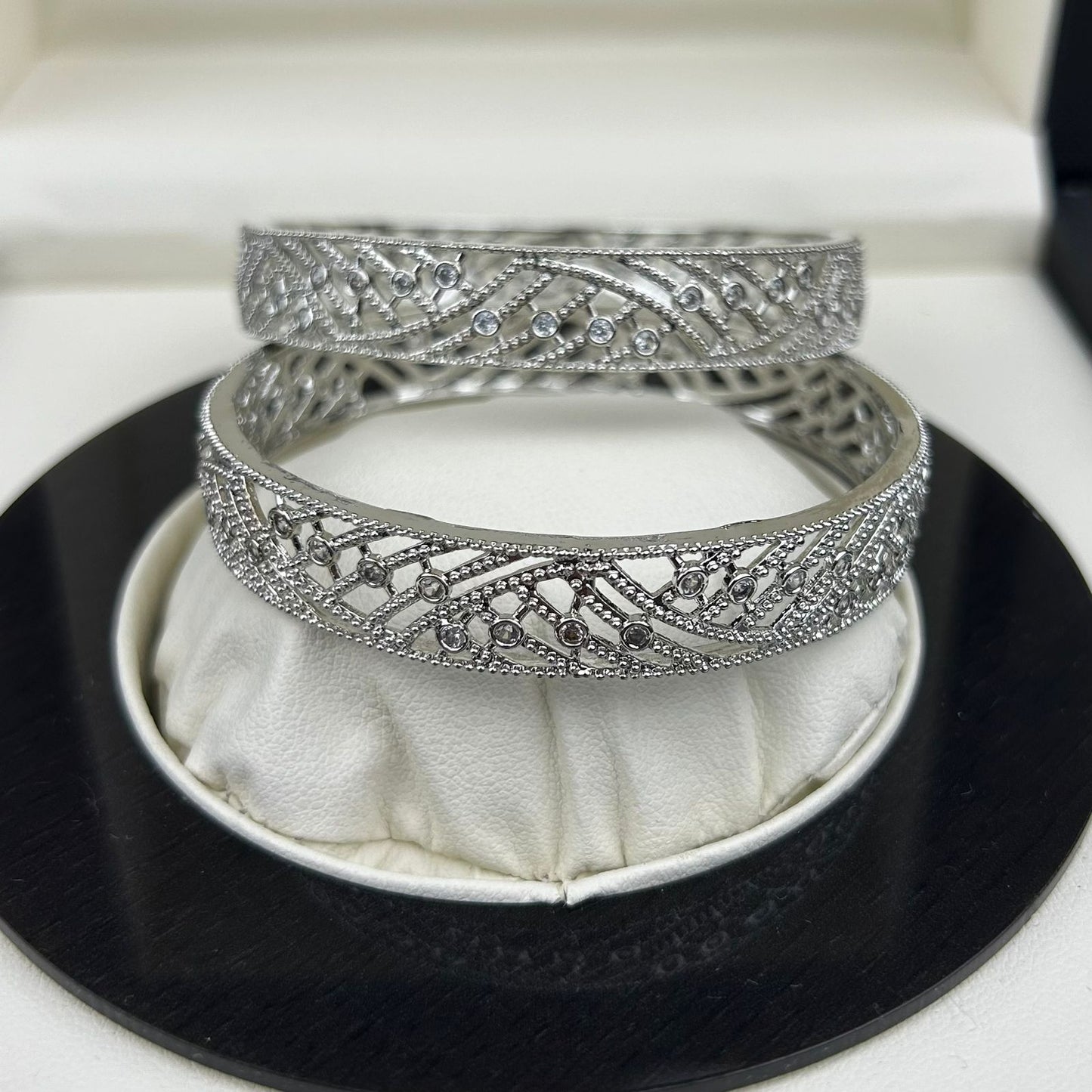 BANGLES One Carat B-022